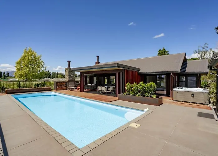 Mountain Oasis - & Pool Vakantiehuis