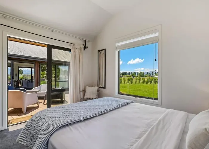 Mountain Oasis - & Pool Vakantiehuis Wanaka